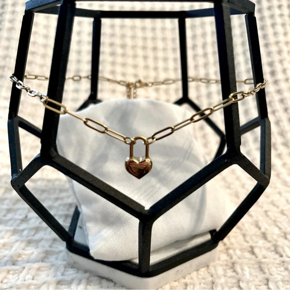 Jewelry - Gold Heart Pendant Small Paperchain Necklacee